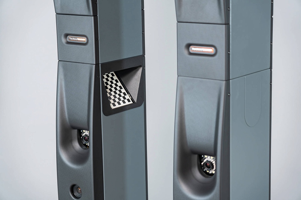 V 8218 SMARTLIGHT Стенд развал схождения Техно Вектор 8