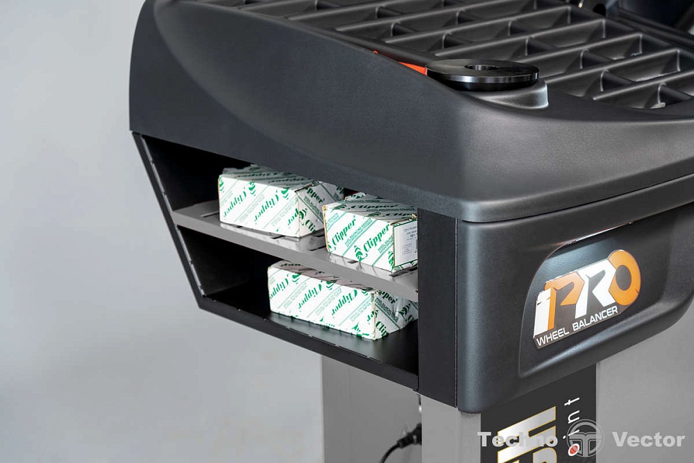 Стенд балансировочный модель iPRO BM5