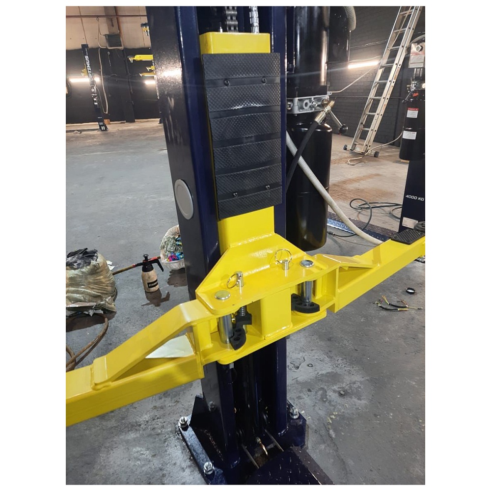 OPT-4T/380 Подъемник гидравлический 4 т, нижняя синхронизация, односторонняя разблокировка, 380В OPTIMUS